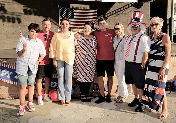 Organiser Cath John (4L).