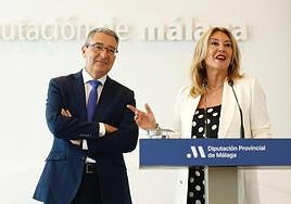 The president of the Malaga provincial authority, Francisco Salado, and the Minister of Economy of the Junta de Andalucía, Carolina España.