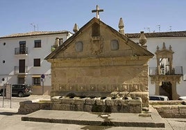 The 'fuente de los ocho caños' will remain flowing for 'architectural reasons'.