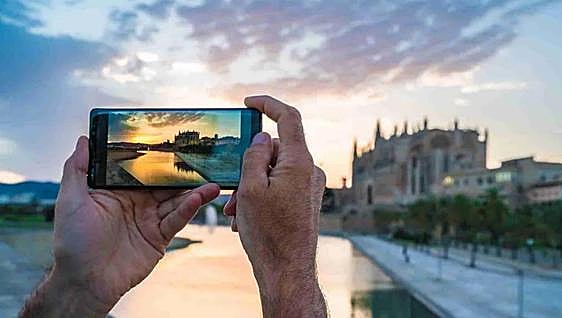 Essence of Spain summer photography competition with Specsavers Ópticas