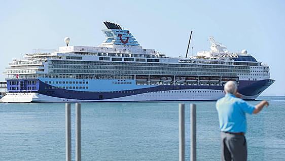 Minister welcomes the Marella Voyager on its inaugural visit to Gibraltar
