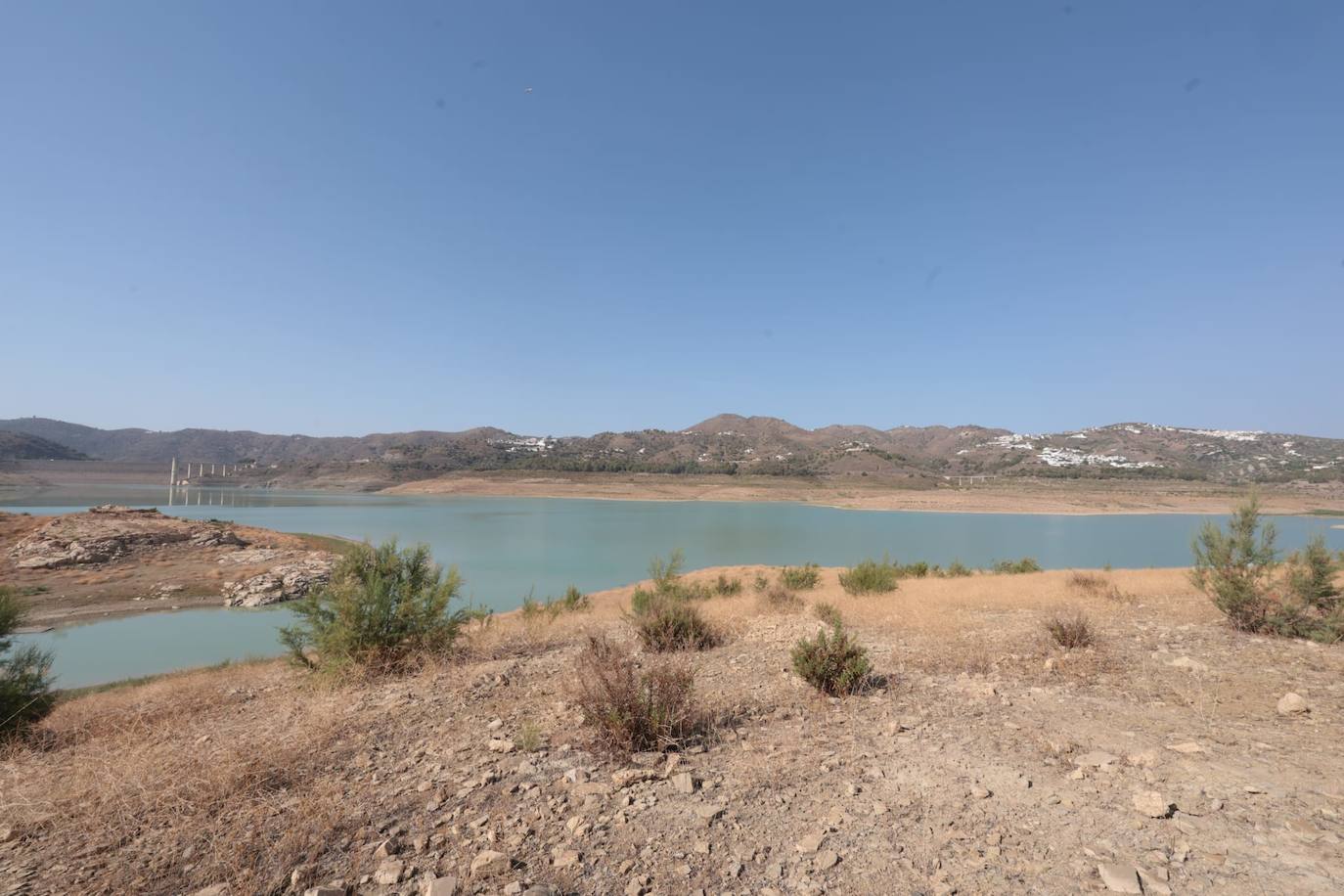 The critical state of Malaga&#039;s La Viñuela reservoir, in pictures