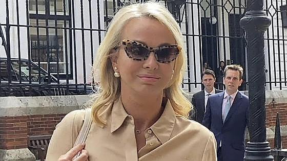 Ex-King's old lover restarts UK court case