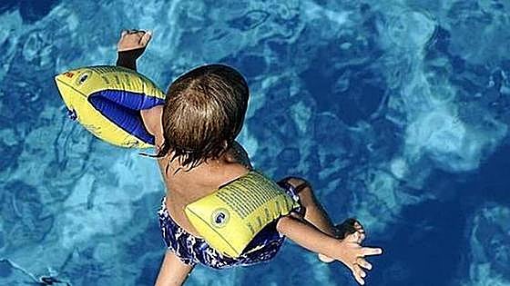 Father dies after trying to save his three-year-old son in a swimming pool in Mallorca