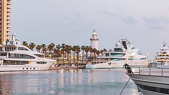 The benefits of mooring your boat in the centre of Malaga this summer