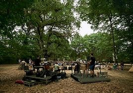 Suakai will present an adapted version of its show, Reflections.