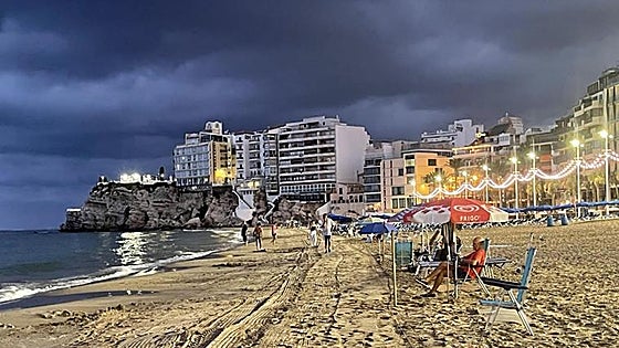 Beach war in Benidorm: 'If the British want the front line spots, they should get up early'