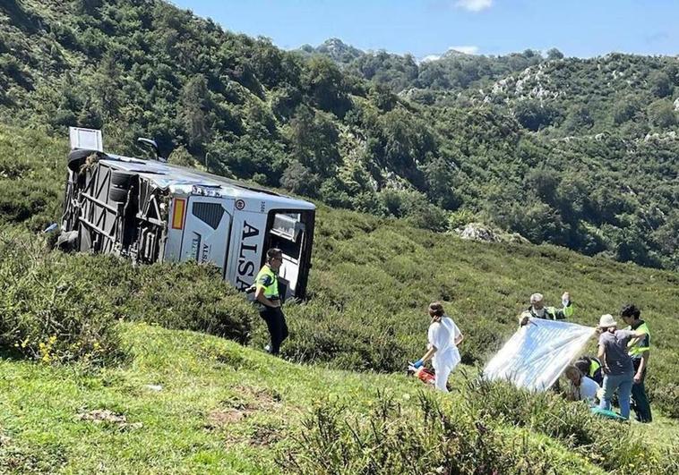 Tourist coach carrying 49 people involved in serious accident in north of Spain