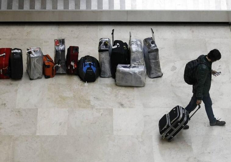 Spain opens case against 'low-cost' airline hand luggage charges