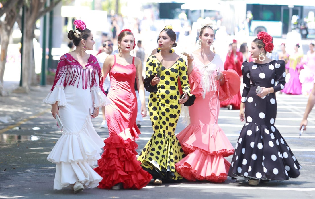 Tuesday's best images of Malaga's spectacular summer fair