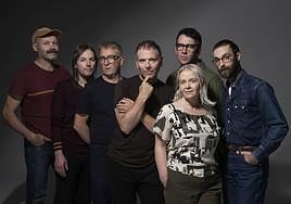 Belle and Sebastian: Dave McGowan, Bobby Kildea, Richard Colburn, Stuart Murdoch, Stevie Jackson, Sarah Martin and Chris Geddes.