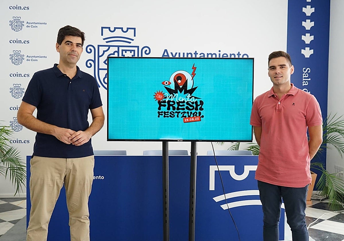 Mayor of Coín, Francisco Santos (l) announces the festival.