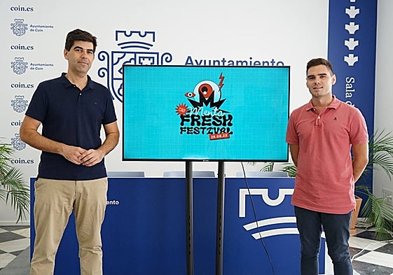 Mayor of Coín, Francisco Santos (l) announces the festival.