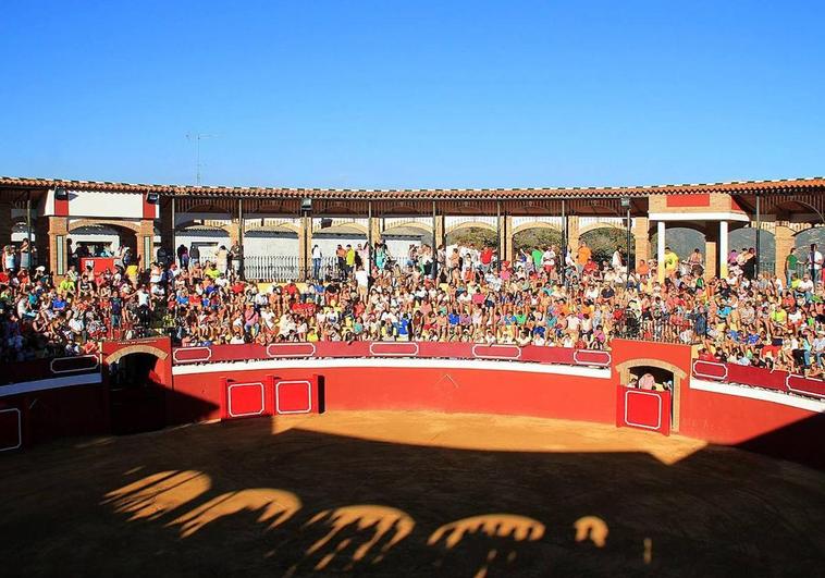 Dwarf bullfighting show banned by Junta de Andalucía