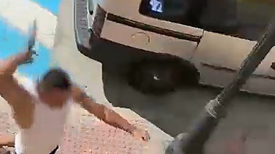 Watch as road rage incident leads to knife chase in Fuengirola street