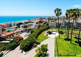Panoramic view of Parque de la Batería and residential developments near the sea in Benalmádena.