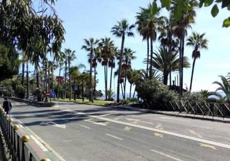 These are the 12 pedestrian bridges over A-7 on the Costa del Sol that are due to be repaired