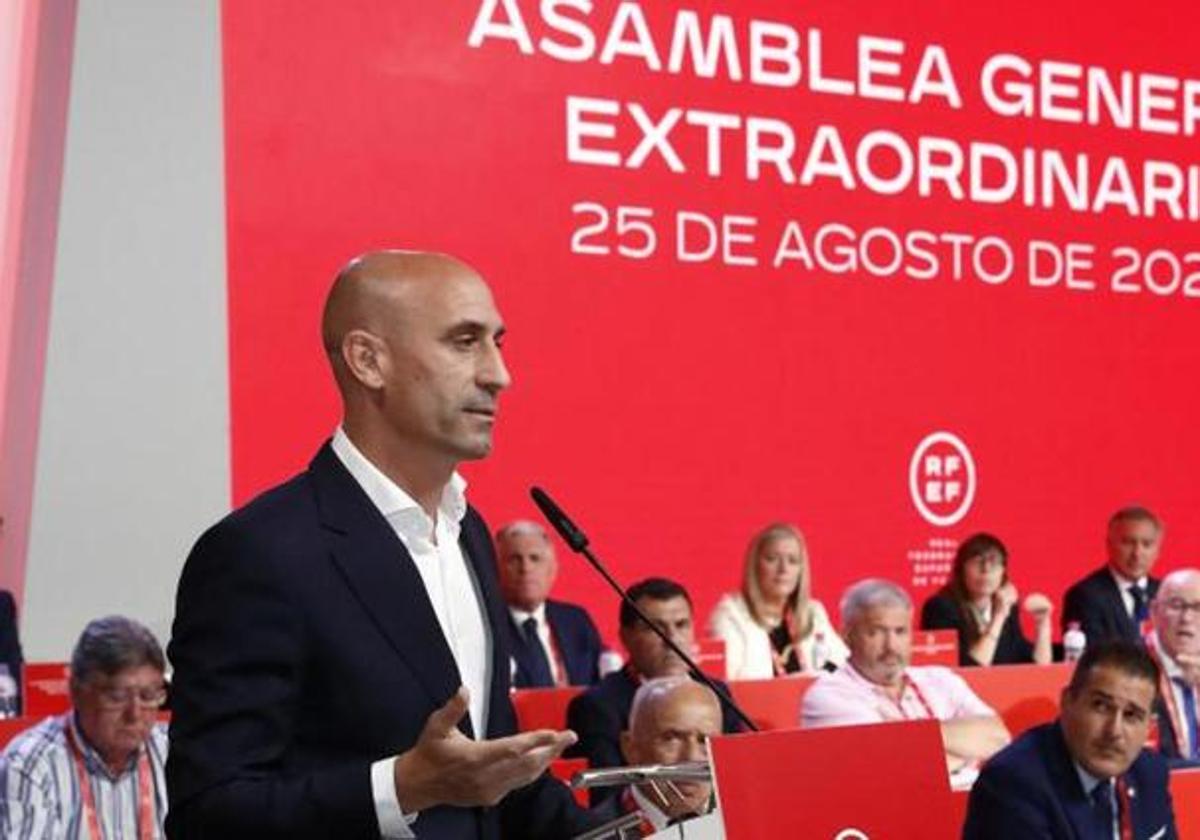 Regional Spanish football heads U-turn and urge disgraced Rubiales