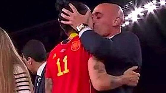 'He should go now': Angry reaction after Luis Rubiales refuses to resign as head of Spanish football