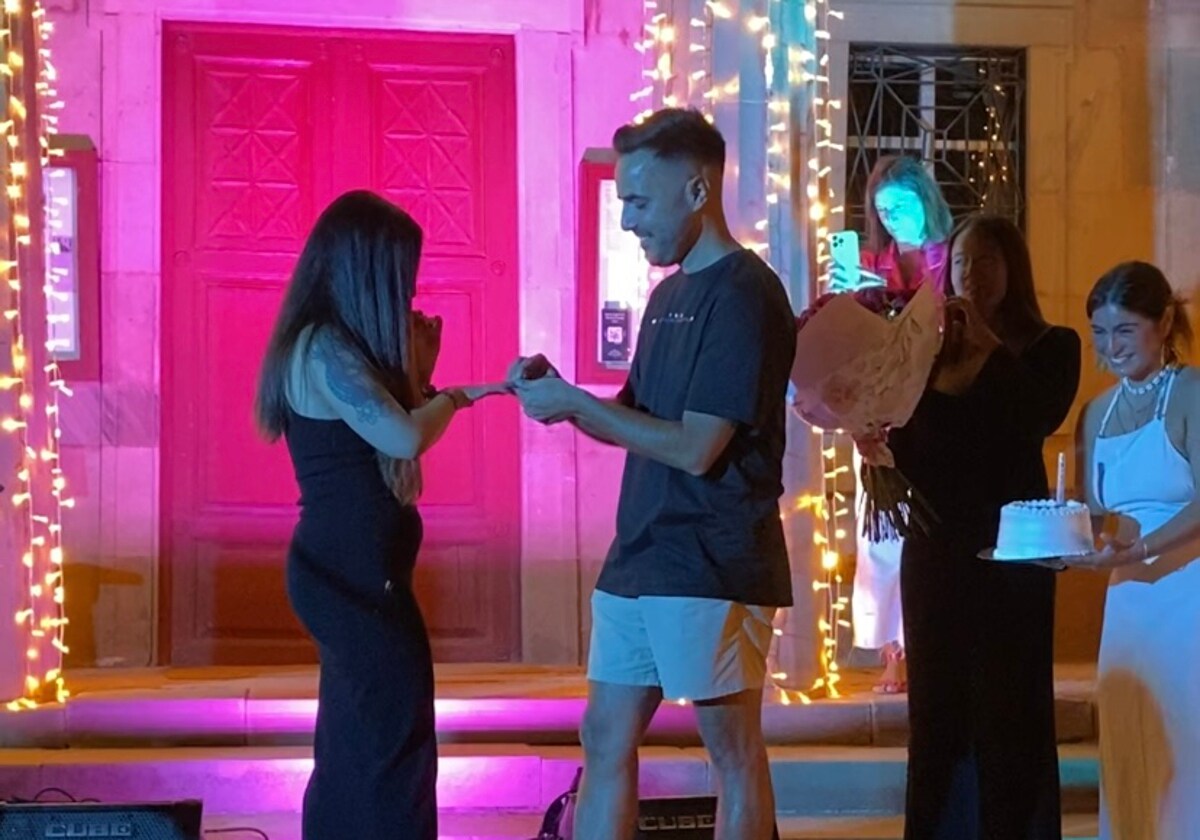 The marriage proposal that stunned an audience at Malaga&#039;s English Cemetery