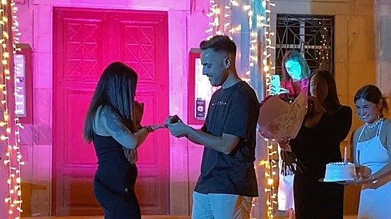 The marriage proposal that stunned an audience at Malaga's English Cemetery