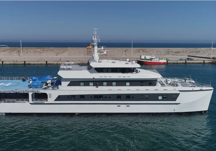 American business magnate Bill Gates&#039; impressive support vessel to his main megayacht docks in Malaga