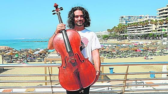 Tin Fernández, the flamenco artist who loves the cello