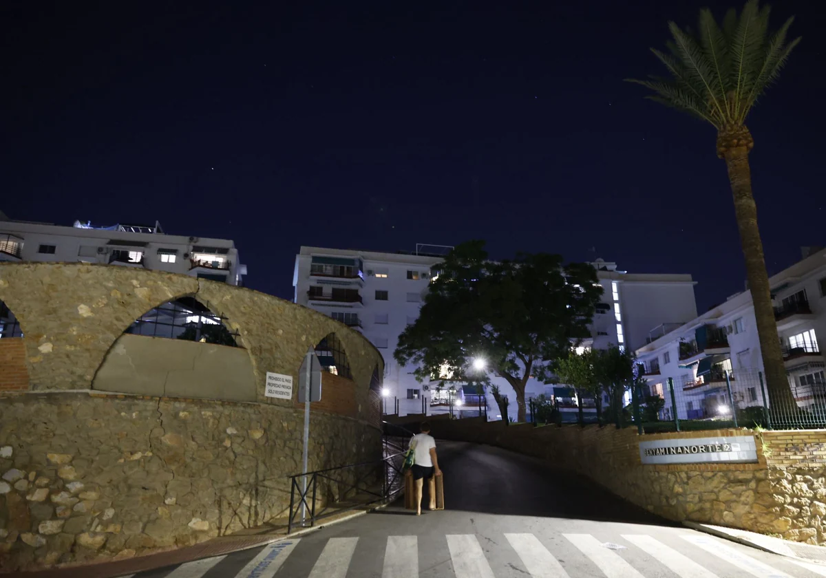 Body of young woman with signs of asphyxiation found dumped in a Torremolinos street