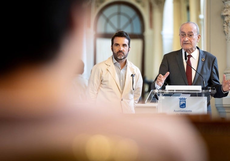 De la Torre and Florido talk about Malaga's successful summer for tourism.