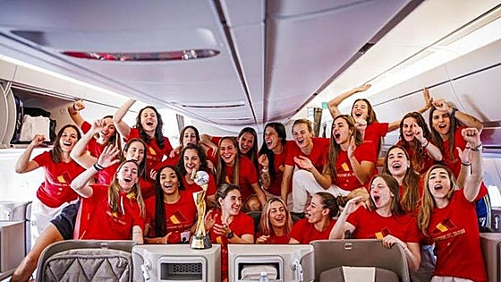 Spain's world champion footballers tell federation they will not play for the national team