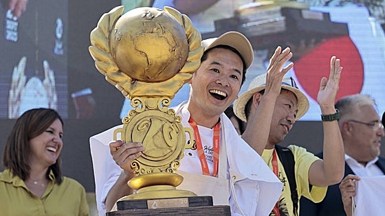 Japanese chef wins World Paella Day competition in Valencia, home of Spain's national dish