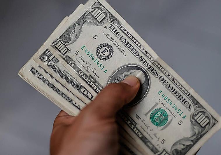 Diversifying market risk in uncertainty