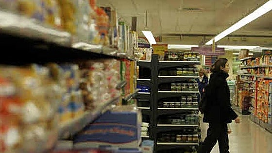 Shopping basket prices in Spain climb by 12%