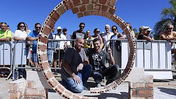 A prizewinning show of skill with a trowel