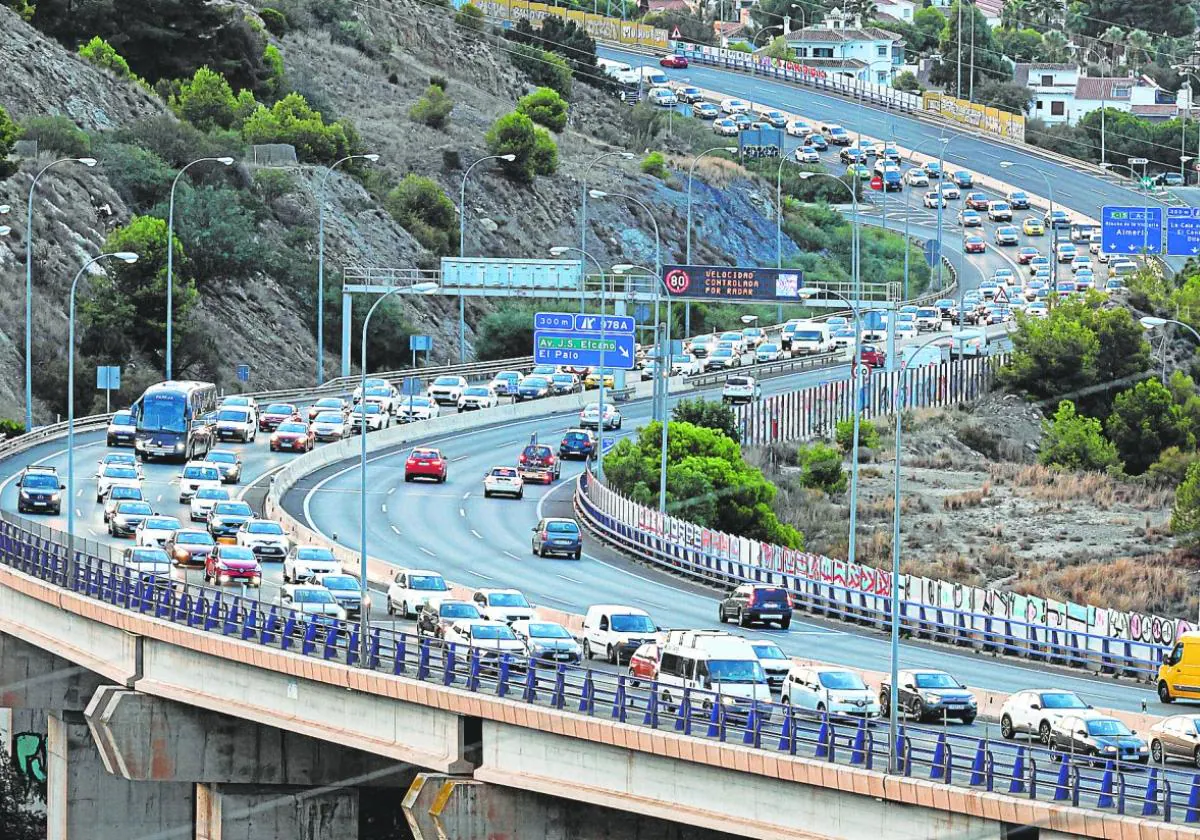 Long tailbacks on the A-7 as commuters head into Malaga from the eastern Costa del Sol in an image taken last Friday morning.