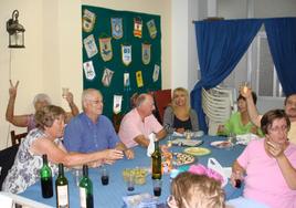 Jean Lepkowski (left) with other AIC Nerja members at one of their earlier meetings.