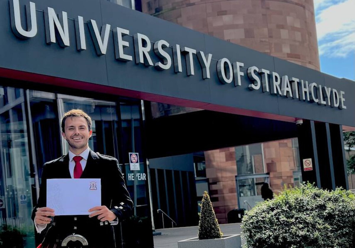 Quique, on his graduation from the University of Strathclyde.