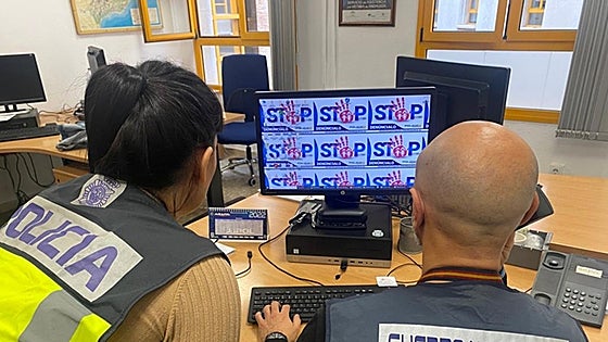 American tourist arrested for filming women in changing room of a Malaga store