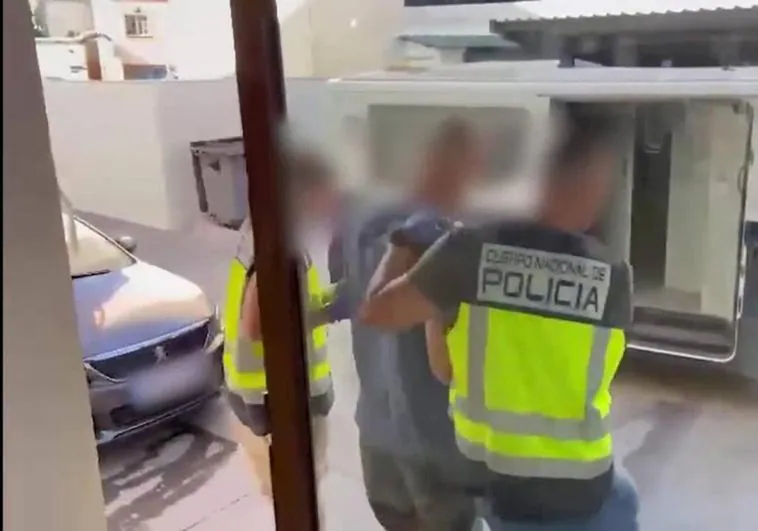 Image of the arrest of the young man detained in Estepona.