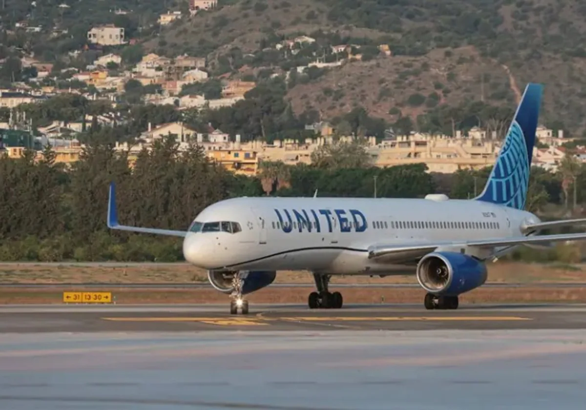 File image of the first United Airlines flight between Malaga and New York arriving on the Costa del Sol this summer.