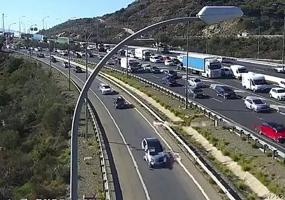 Driver flees scene after fatally hitting a man on the A-7 in Torremolinos