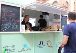 This is the food truck that travels through the Serranía de Ronda selling artisanal breads