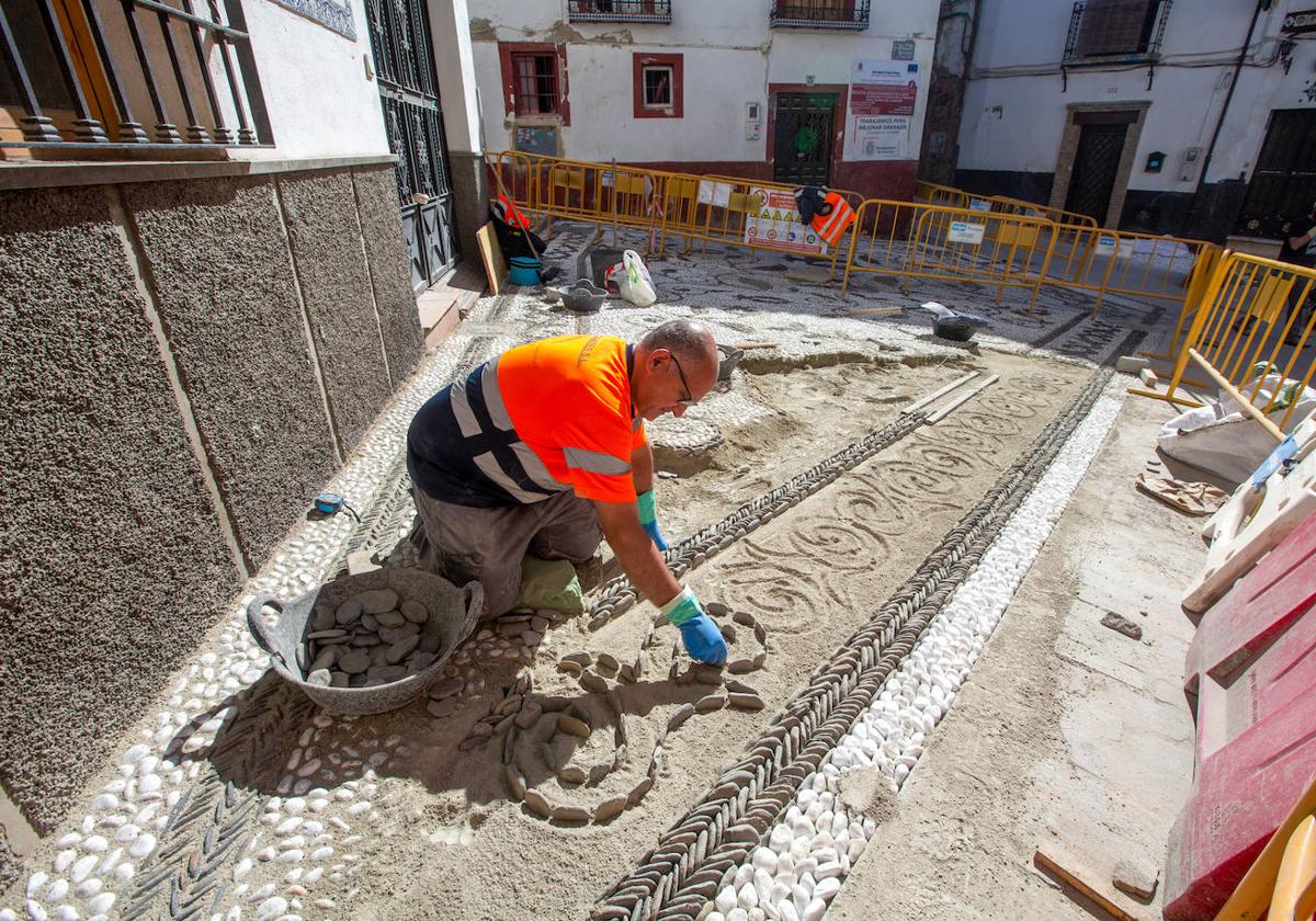 The craftsmen shaping the streets of Granada