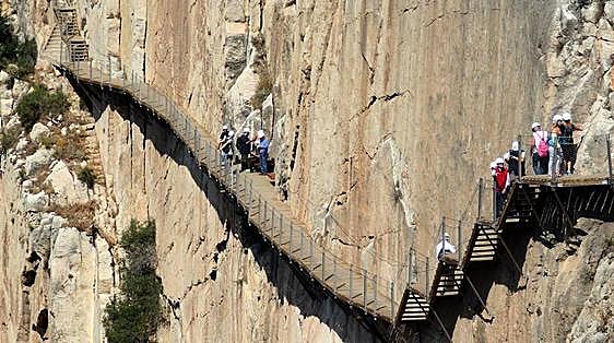 El Caminito del Rey gorge walk is recognised as first cardio-protected hiking trail in Spain