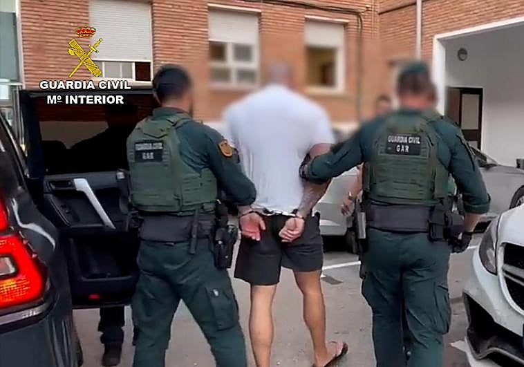 Two arrested after man who tried to pay for drugs with fake banknotes shot in face in Mijas