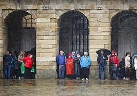 'Explosive' storm system set to bring rain, wind and rough seas to many parts of Spain on All Saints' Day