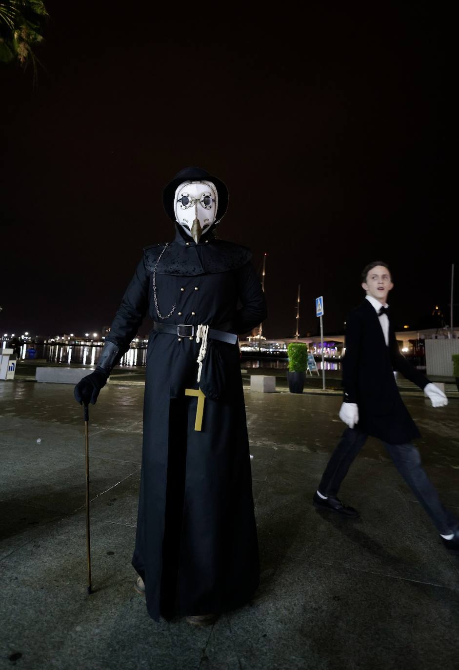 Zombies, witches and skeletons stroll the streets of Malaga for Halloween... in pictures