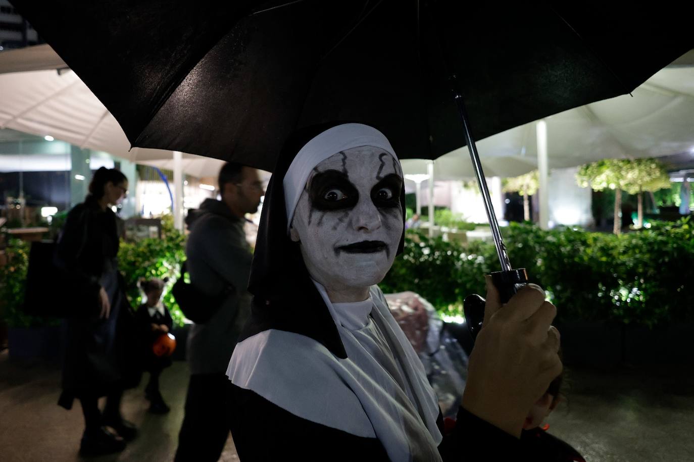 Zombies, witches and skeletons stroll the streets of Malaga for Halloween... in pictures