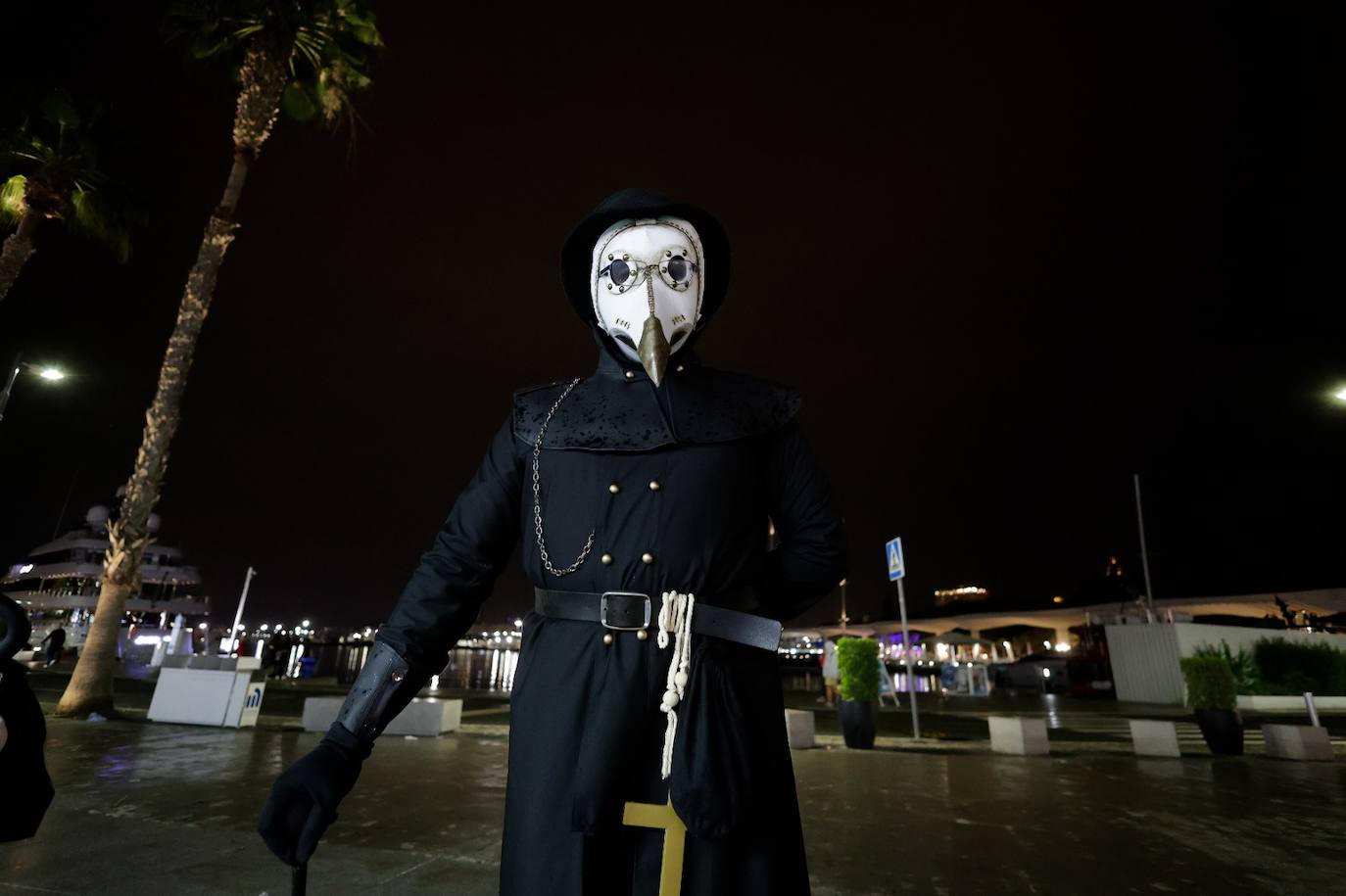 Zombies, witches and skeletons stroll the streets of Malaga for Halloween... in pictures