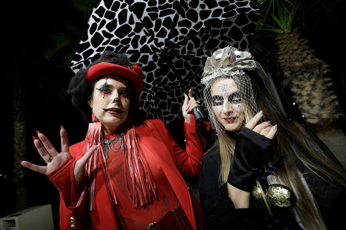 Zombies, witches and skeletons stroll the streets of Malaga for Halloween... in pictures